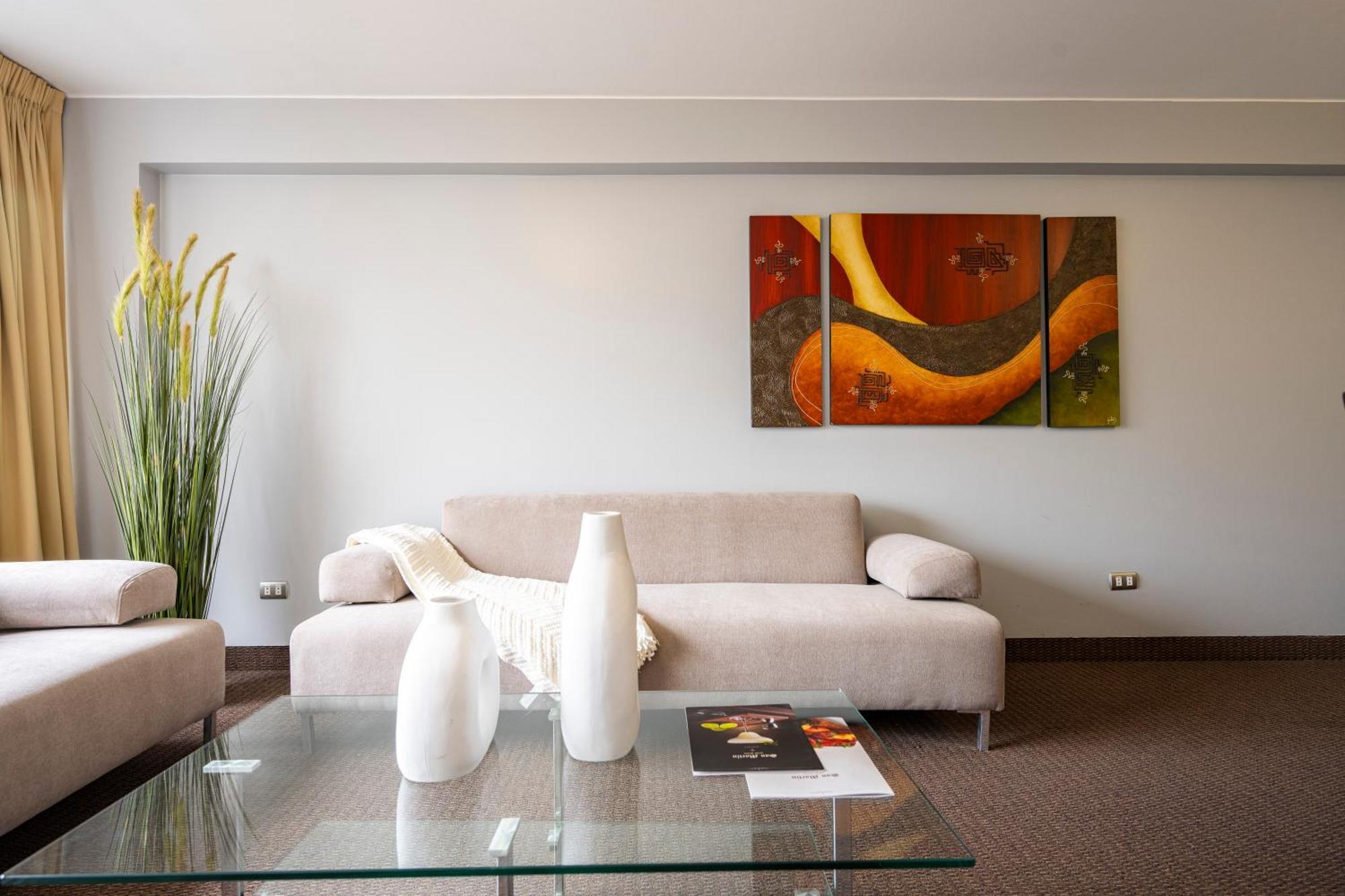 San Martin Aparthotel 4*